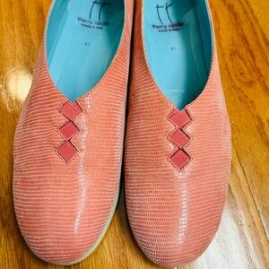 Thierry Rabotin Textured Coral Flats